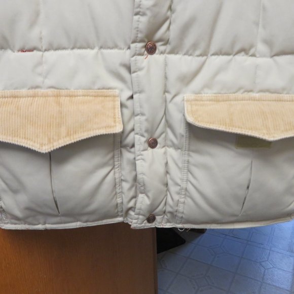 Vintage Reversible  "Down Designs" Vest- size M - Picture 5 of 8